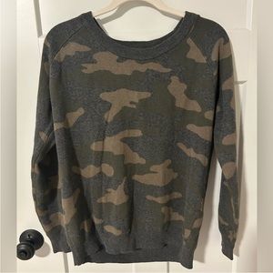 NWT Stitches&Stripes Women's Green/Beige Camoflaug  Sweater SZ-S